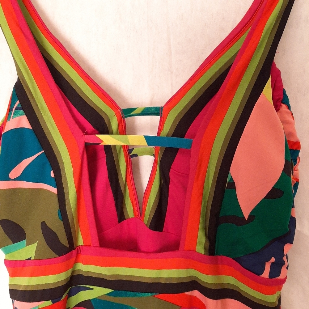 Trina Turk Rainforest Plunge One-Piece Swimsuit Size 14 - NWT Brand New! - Picture 6 of 8